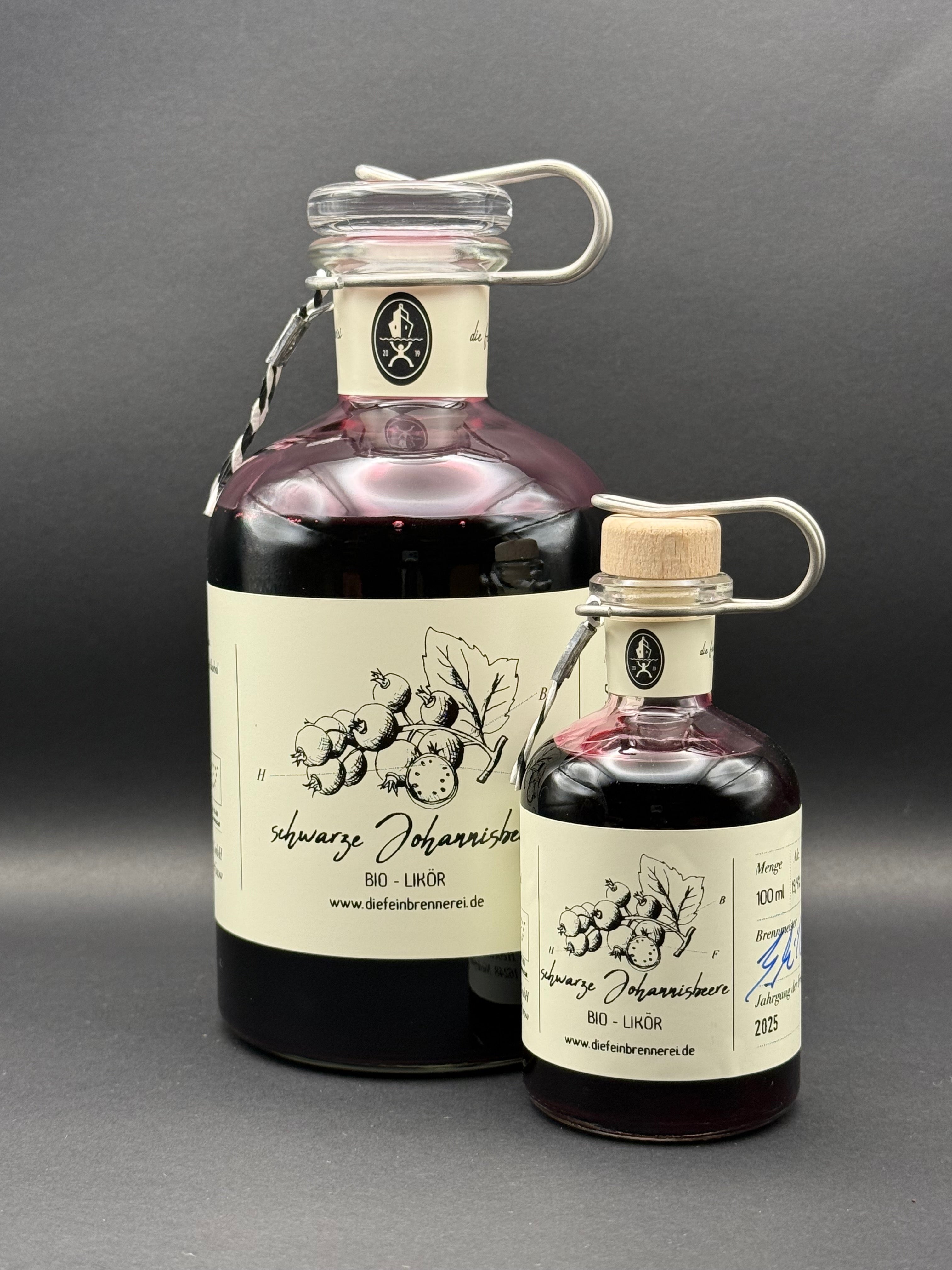 Black currant liqueur (certified organic)